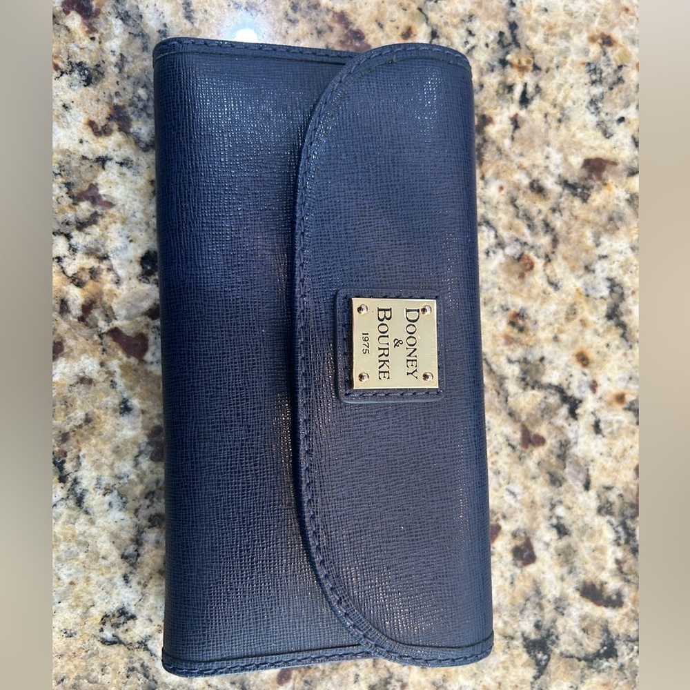 Dooney & Bourke Saffiano Continental Clutch